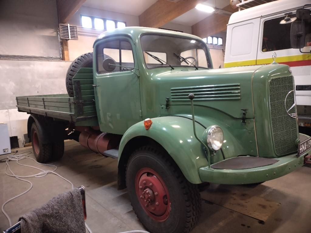 Mercedes-Benz 4x4 Kippilava,museo rekisterissä - 翻斗车:图1 Mercedes-Benz 4x4 Kippilava,museo rekisterissä - 翻斗车:图1