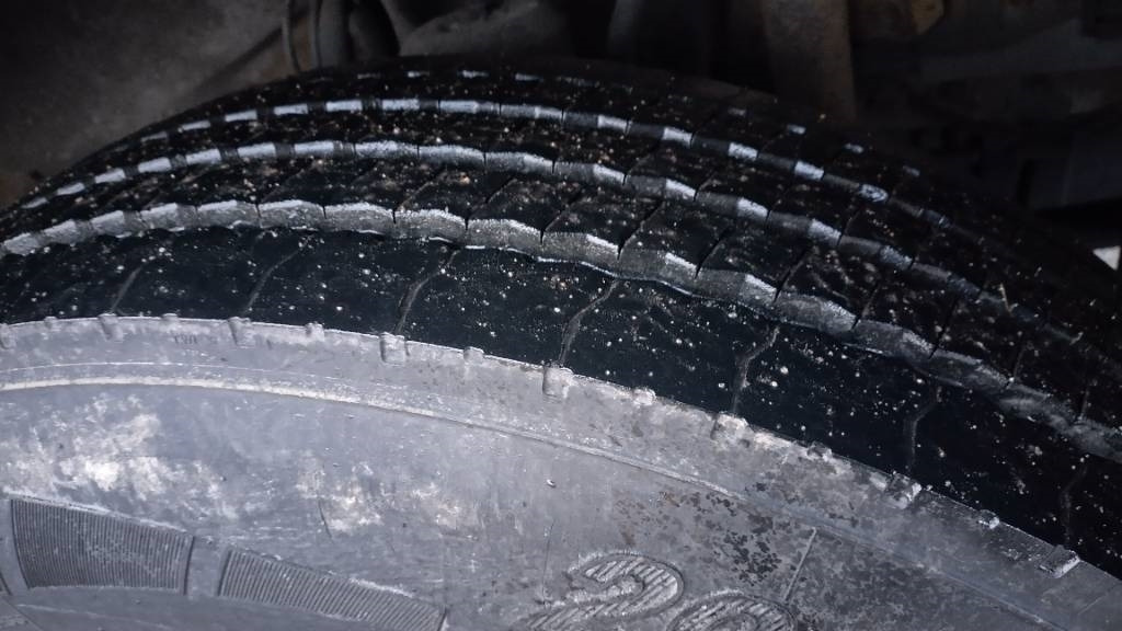 Scania P94 kokosivuaukeva kori+pl-nostin - 厢式卡车:图3 Scania P94 kokosivuaukeva kori+pl-nostin - 厢式卡车:图3