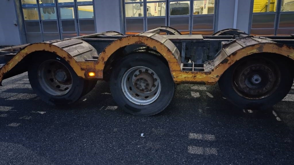 Volvo F16 8x2 metsäkone ritilä, rautajouset,hydr.perä - 木材运输车:图3 Volvo F16 8x2 metsäkone ritilä, rautajouset,hydr.perä - 木材运输车:图3