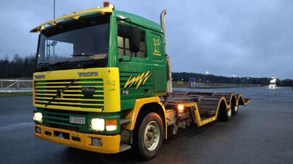 Volvo F16 8x2 metsäkone ritilä, rautajouset,hydr.perä - 木材运输车:图1 Volvo F16 8x2 metsäkone ritilä, rautajouset,hydr.perä - 木材运输车:图1