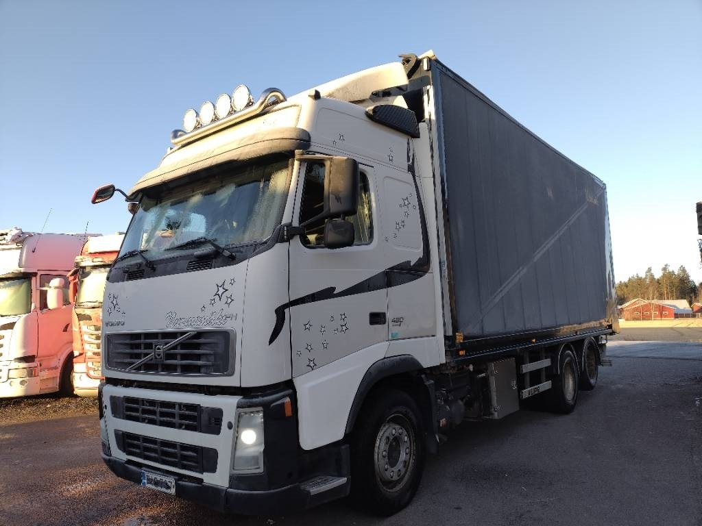 Volvo FH13 6x2 Lipe ketjupurkukori - 厢式卡车:图2 Volvo FH13 6x2 Lipe ketjupurkukori - 厢式卡车:图2