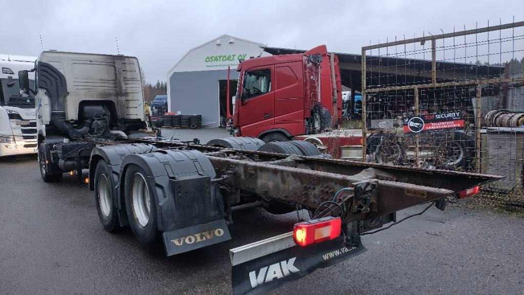 Volvo FH13 6x2 alusta, manuaalivaihteisto  - 驾驶室底盘卡车:图4 Volvo FH13 6x2 alusta, manuaalivaihteisto  - 驾驶室底盘卡车:图4