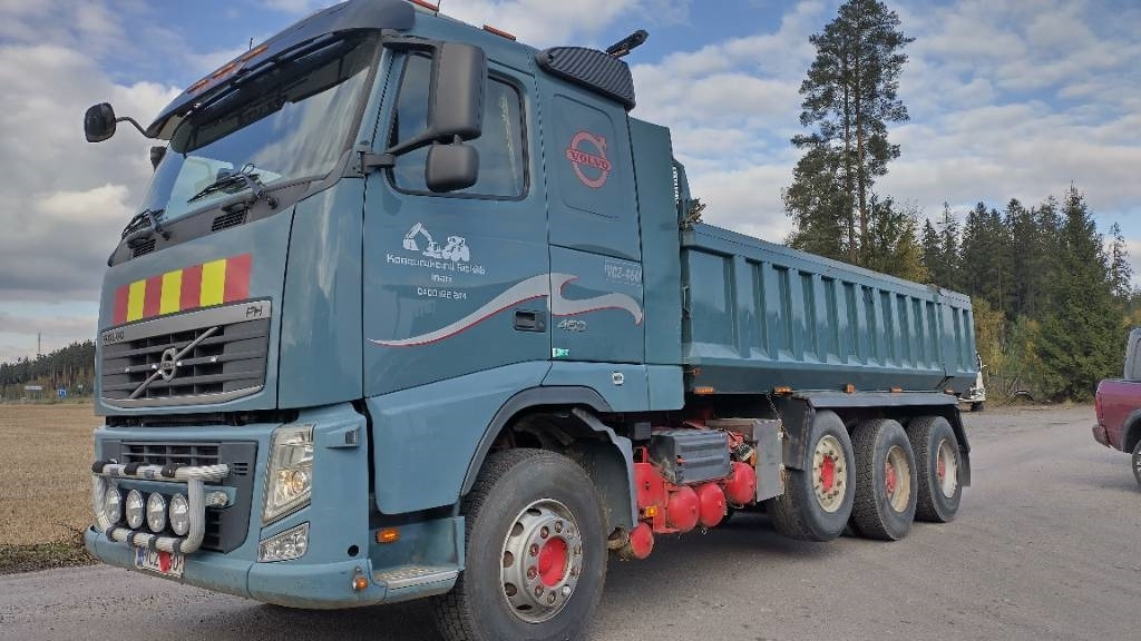 Volvo FH13 8x4 autom.kasettilava - 翻斗车:图1 Volvo FH13 8x4 autom.kasettilava - 翻斗车:图1