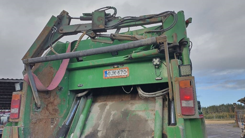 Volvo FM330 6x2 Norba pakkaaja,molokki nostin, manuaali  - 垃圾车:图3 Volvo FM330 6x2 Norba pakkaaja,molokki nostin, manuaali  - 垃圾车:图3