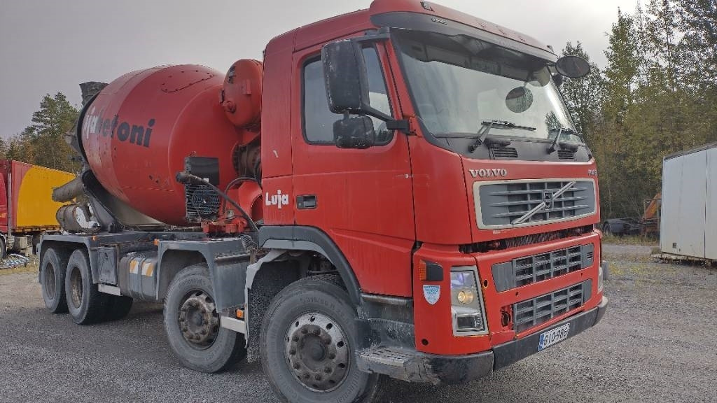 Volvo FM9 8x4 full steel,manual, mixer - 罐车:图2 Volvo FM9 8x4 full steel,manual, mixer - 罐车:图2