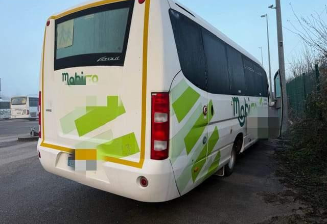 Mercedes-Benz SUNRIDER 818 VARIO / SPROWADZONY / 36 MIEJSC - 小型巴士, 小型客车:图4 Mercedes-Benz SUNRIDER 818 VARIO / SPROWADZONY / 36 MIEJSC - 小型巴士, 小型客车:图4