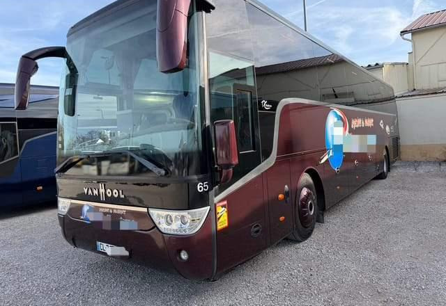 VanHool ALICRON TX16 / SPROWADZONY / 59 MIEJSC/ WC - 长途客车:图1 VanHool ALICRON TX16 / SPROWADZONY / 59 MIEJSC/ WC - 长途客车:图1