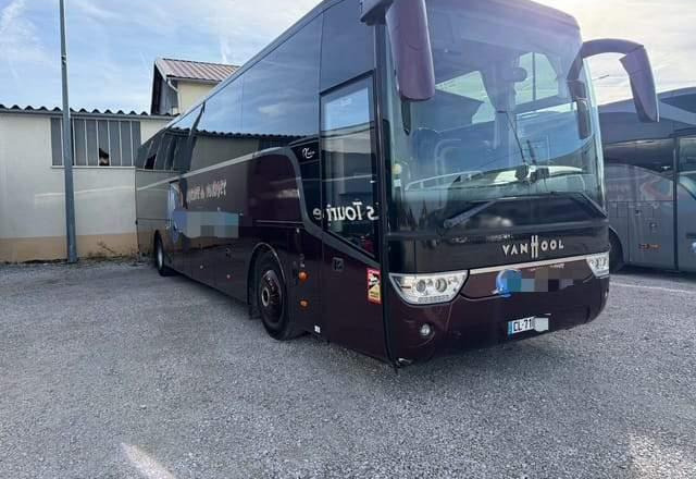 VanHool ALICRON TX16 / SPROWADZONY / 59 MIEJSC/ WC - 长途客车:图2 VanHool ALICRON TX16 / SPROWADZONY / 59 MIEJSC/ WC - 长途客车:图2