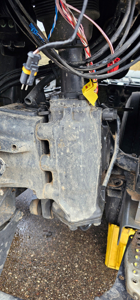 MAN MAN TGX / TGS EURO6 emission steering column, steering gear, driving shaft, driving control mechanism 81462006535, 81462009416, 81462009357, 81462009535, 81462006582, 81462006541, 81462009541, 8146200 - 备件 适用于 卡车:图2 MAN MAN TGX / TGS EURO6 emission steering column, steering gear, driving shaft, driving control mechanism 81462006535, 81462009416, 81462009357, 81462009535, 81462006582, 81462006541, 81462009541, 8146200 - 备件 适用于 卡车:图2