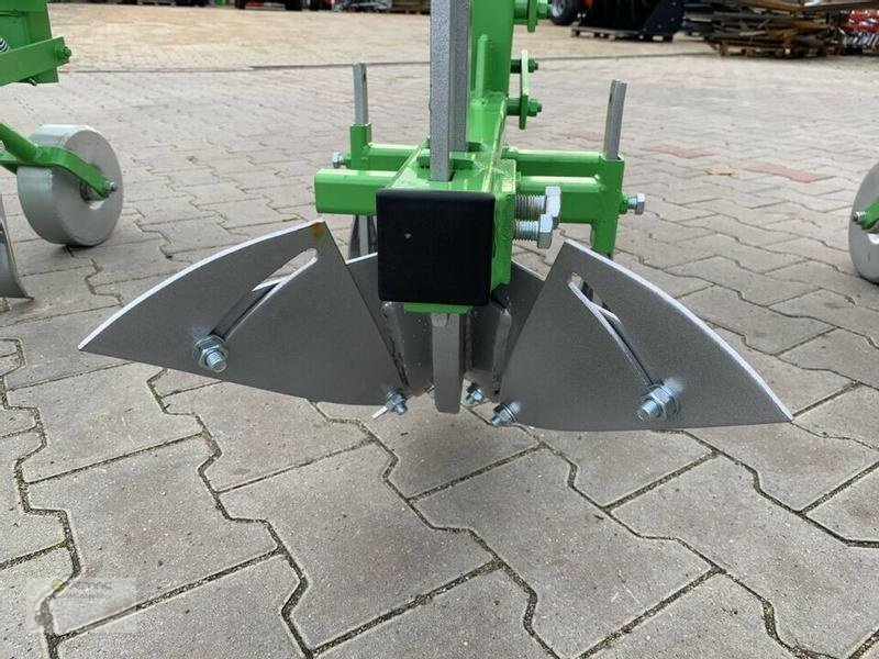 新的 土壤耕作设备 BOMET Kartoffelhäufler Bomet P475/1 4reihig Norma Häufler Kartoffel NEU:图14 新的 土壤耕作设备 BOMET Kartoffelhäufler Bomet P475/1 4reihig Norma Häufler Kartoffel NEU:图14