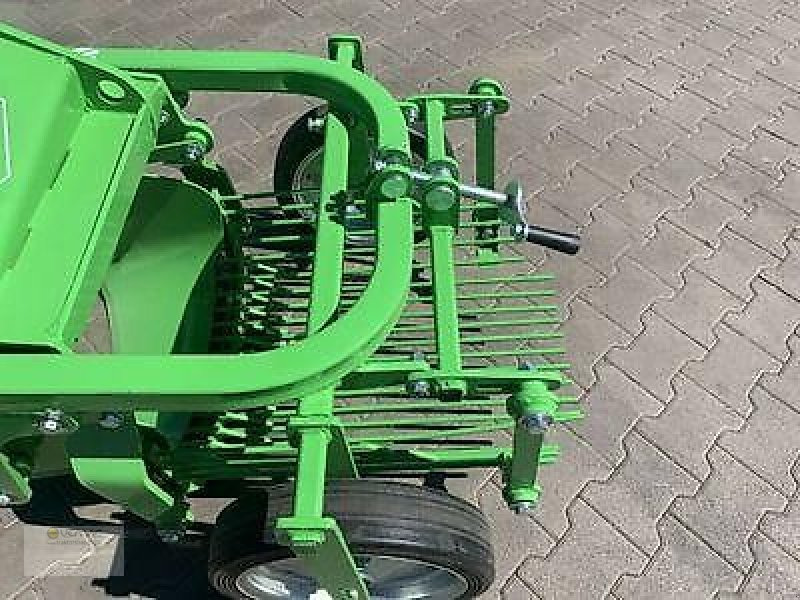 BOMET Kartoffelroder Bomet Z655/1 Kartoffel Roder Heckauswurf NEU - 马铃薯机械:图3 BOMET Kartoffelroder Bomet Z655/1 Kartoffel Roder Heckauswurf NEU - 马铃薯机械:图3