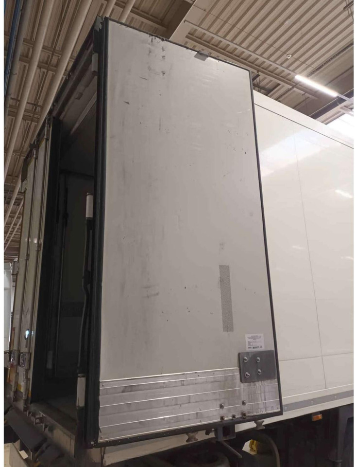 2018 Krone SDR Double Deck Cool Liner FP45 ThermoKing SLXi 300 Lifting Axle - 冷藏半拖车:图5 2018 Krone SDR Double Deck Cool Liner FP45 ThermoKing SLXi 300 Lifting Axle - 冷藏半拖车:图5