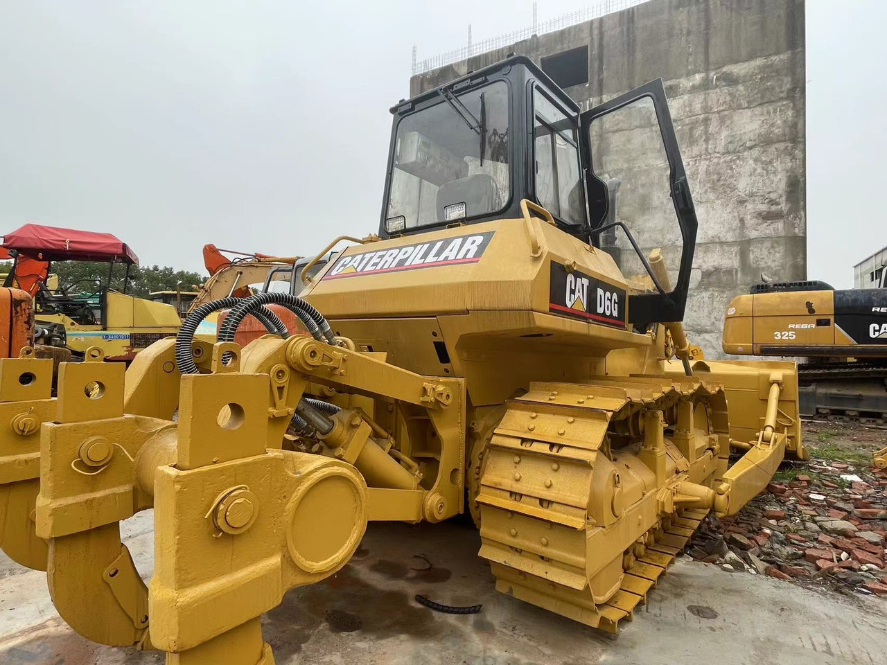 CATERPILLAR D6G - 推土机:图1 CATERPILLAR D6G - 推土机:图1