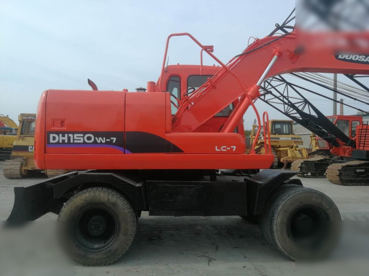 DOOSAN DH150W-7 - 轮式挖掘机:图5 DOOSAN DH150W-7 - 轮式挖掘机:图5