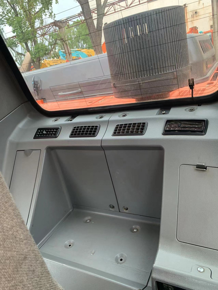 DOOSAN DX300LC - 履带式挖掘机:图3 DOOSAN DX300LC - 履带式挖掘机:图3