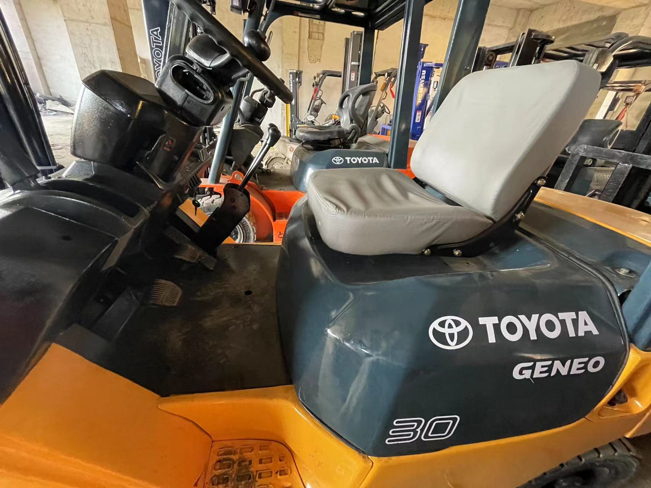 TOYOTA 62-7FD30 - 建筑机械:图5 TOYOTA 62-7FD30 - 建筑机械:图5