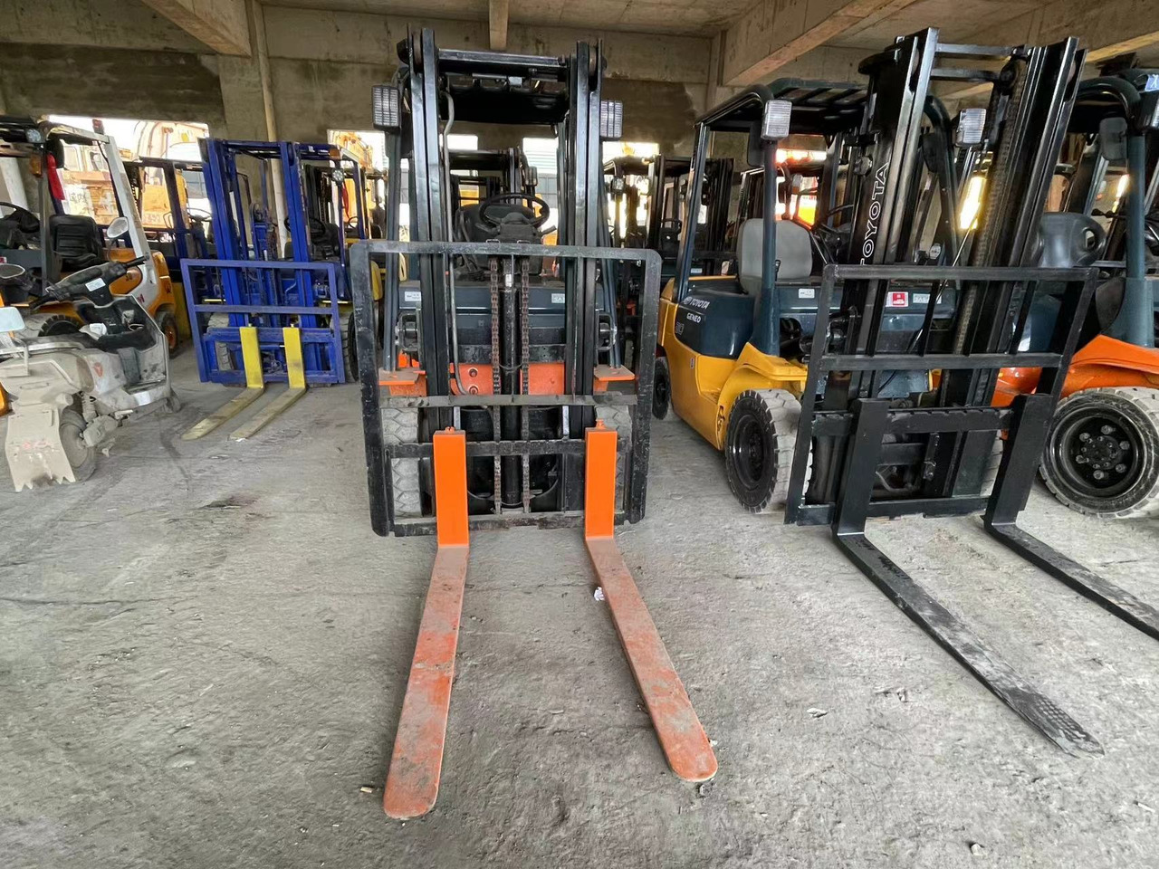 TOYOTA 62-7FD30 - 建筑机械:图4 TOYOTA 62-7FD30 - 建筑机械:图4