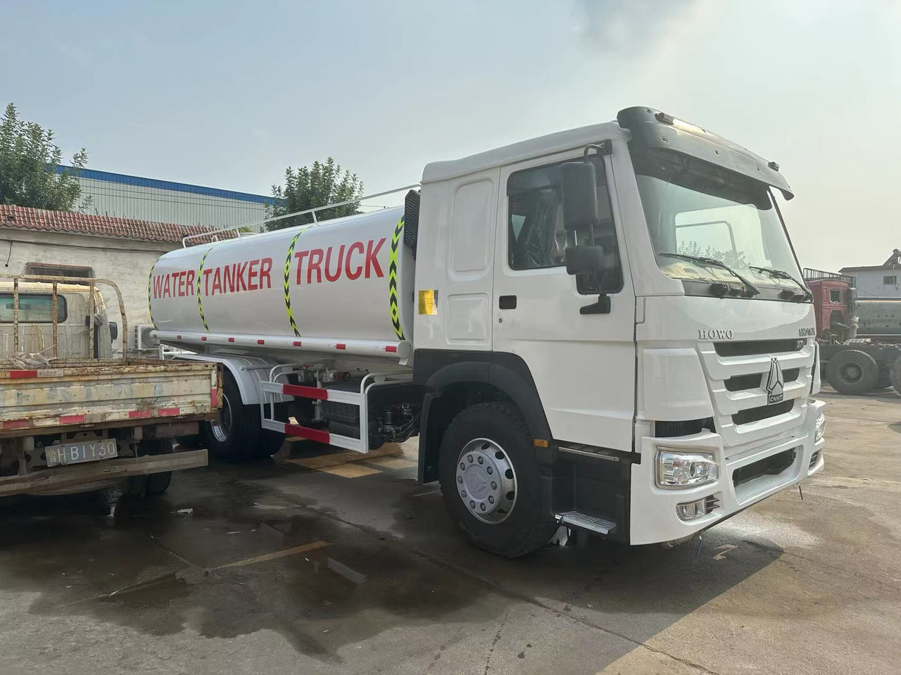 Howo 371 - 罐车:图2 Howo 371 - 罐车:图2