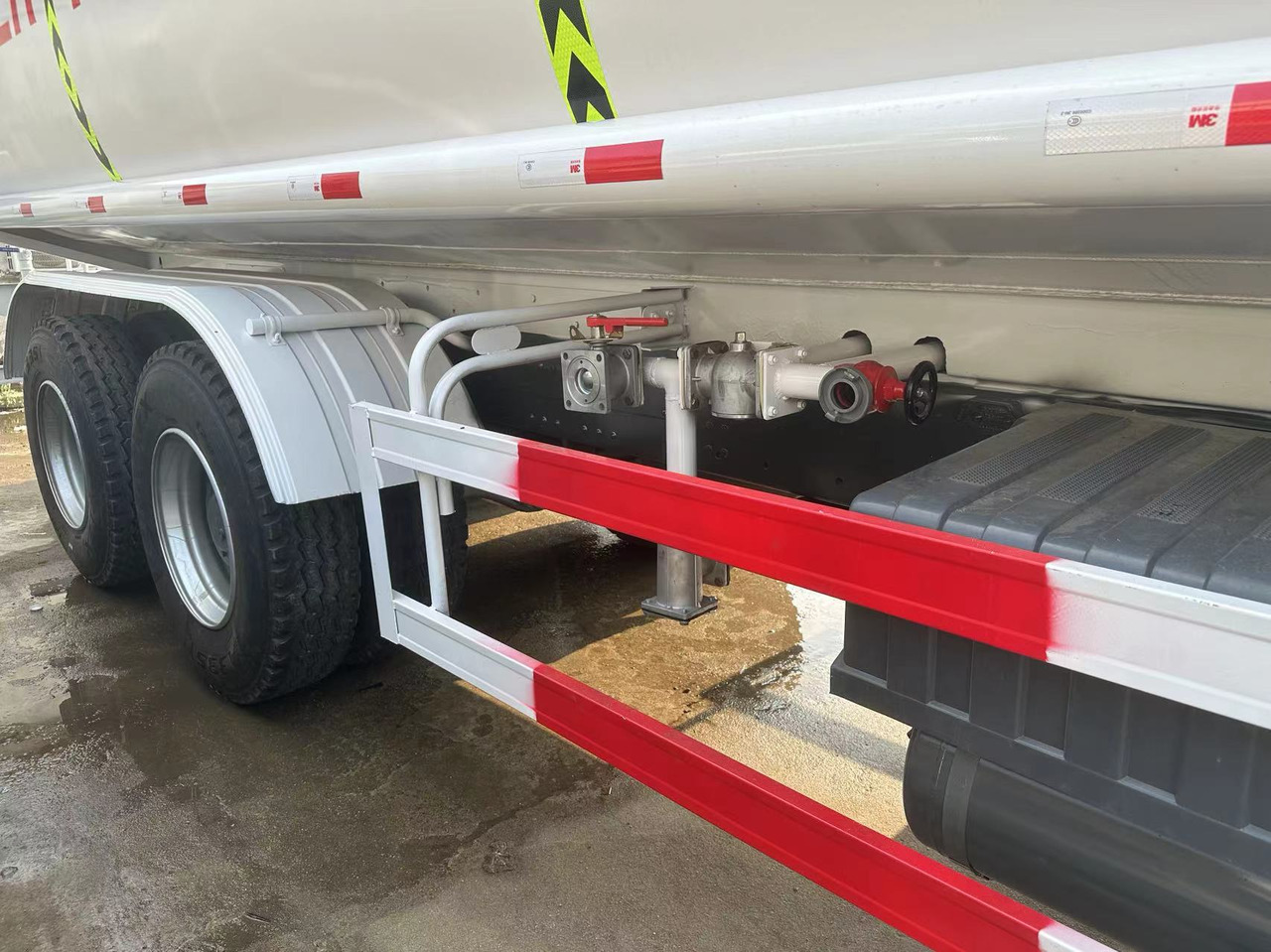 Howo 371 - 罐车:图4 Howo 371 - 罐车:图4