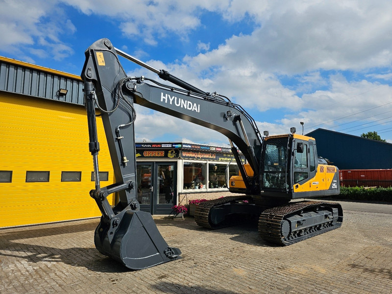 Hyundai R215L - 履带式挖掘机:图2 Hyundai R215L - 履带式挖掘机:图2