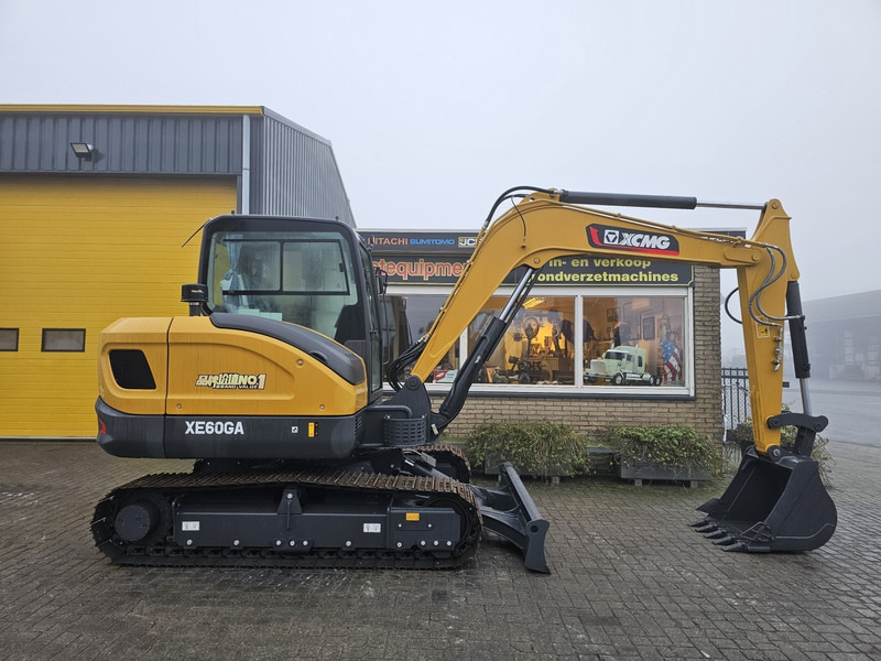 XCMG XE60GA - 小型挖掘机:图5 XCMG XE60GA - 小型挖掘机:图5