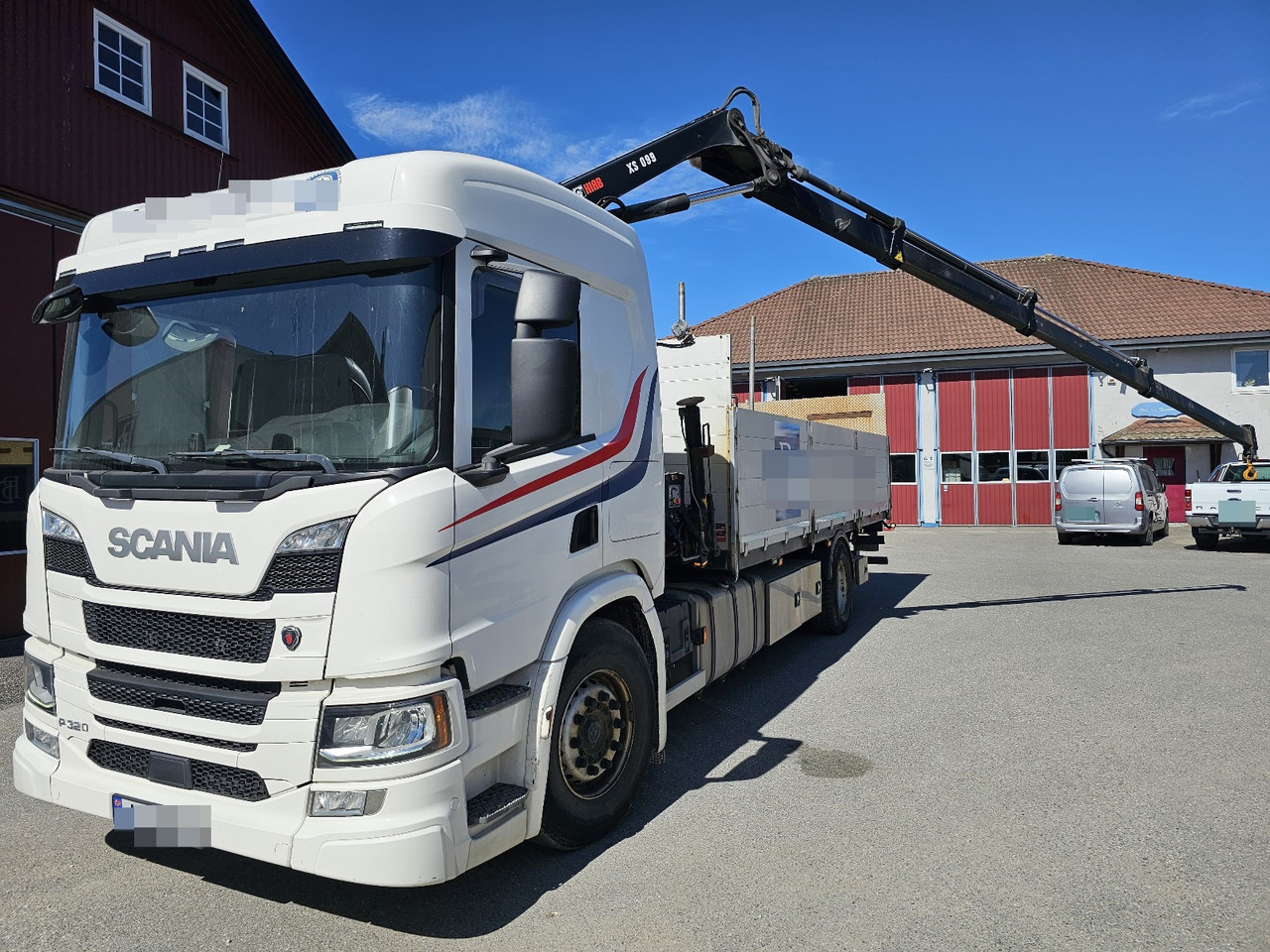 Scania P320 - 栏板式/ 平板卡车, 起重车:图1 Scania P320 - 栏板式/ 平板卡车, 起重车:图1