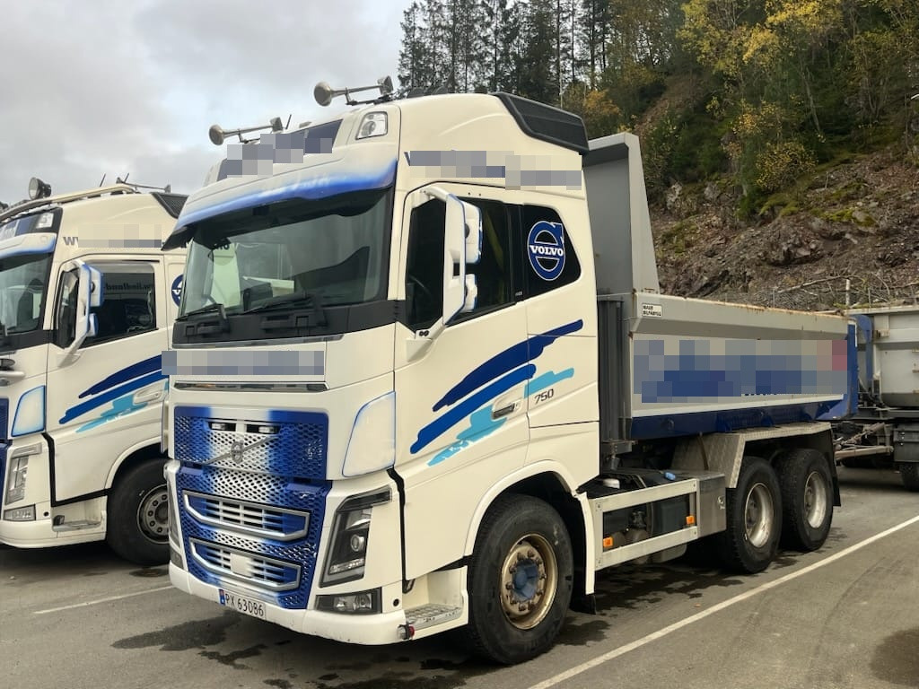 Volvo FH 540 - 翻斗车:图1 Volvo FH 540 - 翻斗车:图1
