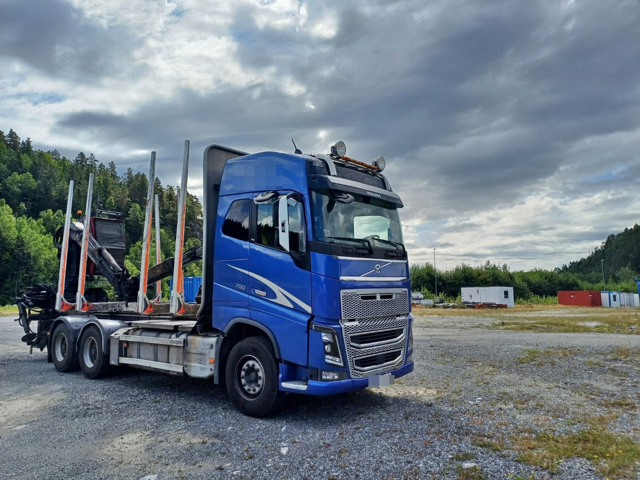 Volvo FH16 750 - 木材运输车, 起重车:图2 Volvo FH16 750 - 木材运输车, 起重车:图2