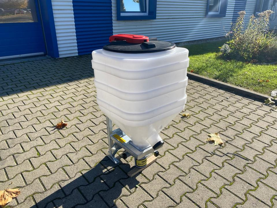 Elektrischer Salzstreuer / Universalstreuer / Winterdienst / 12V / INKL.19% MWST *SOFORT!* - 撒沙机/ 撒盐机:图1 Elektrischer Salzstreuer / Universalstreuer / Winterdienst / 12V / INKL.19% MWST *SOFORT!* - 撒沙机/ 撒盐机:图1