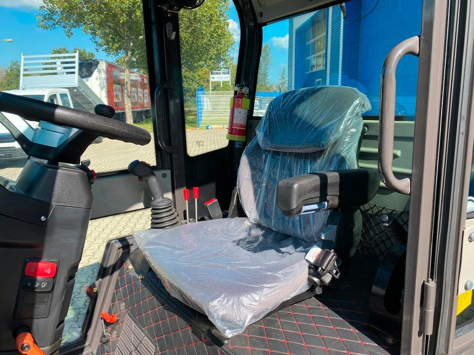 Hoflader/Radlader BK810 *BERGER KRAUS*Kubota *EURO-AUFNAHME*SCHNELLWECHSLER*SOFORT!* - 紧凑型装载机:图5 Hoflader/Radlader BK810 *BERGER KRAUS*Kubota *EURO-AUFNAHME*SCHNELLWECHSLER*SOFORT!* - 紧凑型装载机:图5
