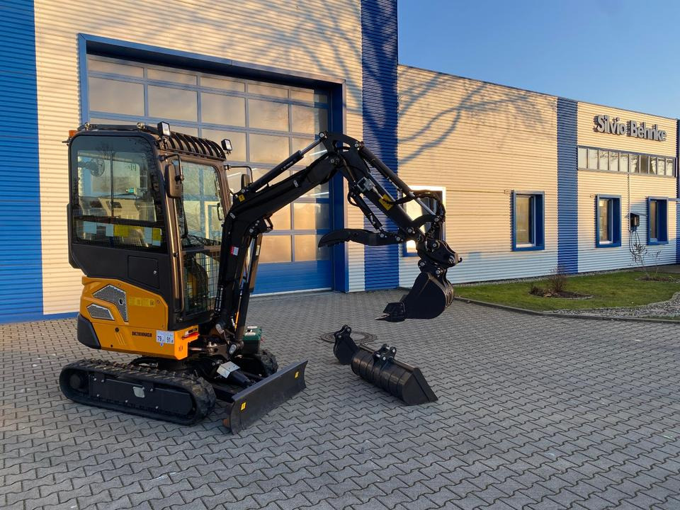 Minibagger BK2000NKSR inkl. Schaufelpaket *INKL.19% MWST*BERGER KRAUS*KUBOTA* KLIMA*SCHWENKARM*VERSTELLFAHRWERK* - 小型挖掘机:图4 Minibagger BK2000NKSR inkl. Schaufelpaket *INKL.19% MWST*BERGER KRAUS*KUBOTA* KLIMA*SCHWENKARM*VERSTELLFAHRWERK* - 小型挖掘机:图4