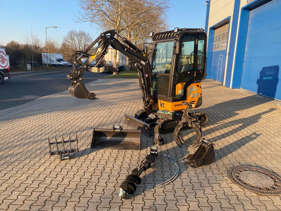 Minibagger BK2000NKSR inkl. Zubehörpaket *INKL.19% MWST*BERGER KRAUS*KUBOTA* KLIMA*SCHWENKARM*VERSTELLFAHRWERK* - 小型挖掘机:图2 Minibagger BK2000NKSR inkl. Zubehörpaket *INKL.19% MWST*BERGER KRAUS*KUBOTA* KLIMA*SCHWENKARM*VERSTELLFAHRWERK* - 小型挖掘机:图2