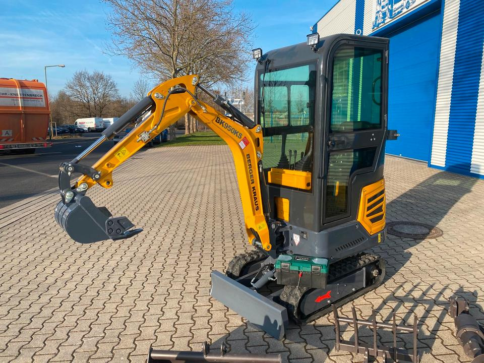 Minibagger BK950KS + Zubehör *INKL.19% MWST*BERGER KRAUS*KABINE*SOFORT!* - 小型挖掘机:图4 Minibagger BK950KS + Zubehör *INKL.19% MWST*BERGER KRAUS*KABINE*SOFORT!* - 小型挖掘机:图4
