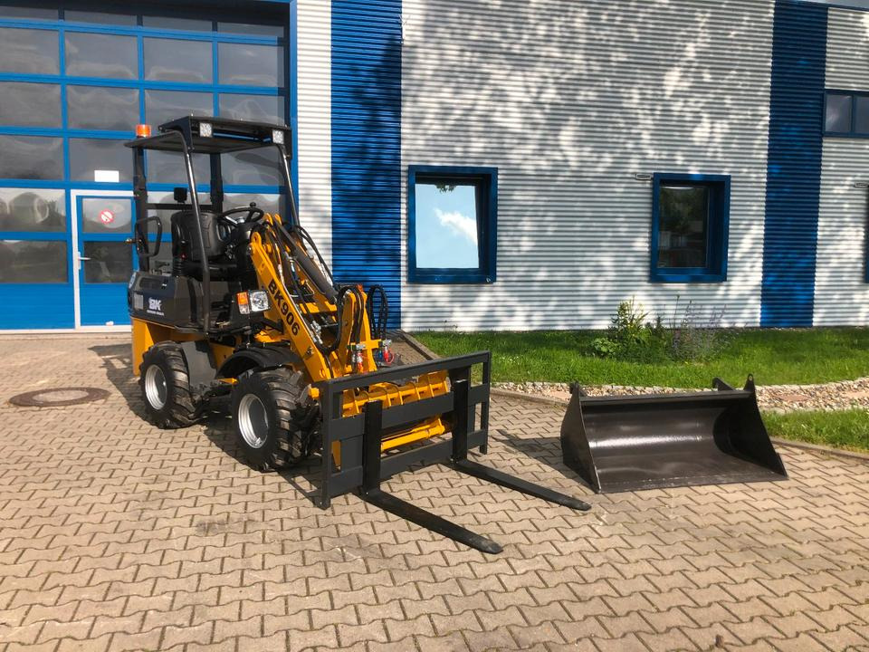 Radlader / Hoflader BK906 *INKL.19% MWST*PERKINS*BERGER KRAUS*GABELPAKET*CE*EURO - 紧凑型装载机:图2 Radlader / Hoflader BK906 *INKL.19% MWST*PERKINS*BERGER KRAUS*GABELPAKET*CE*EURO - 紧凑型装载机:图2