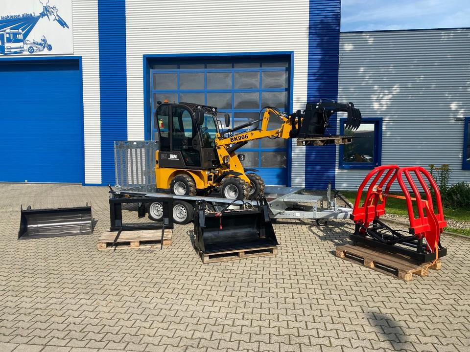 Radlader/Hoflader BK906 Kabine inkl. Tieflader und großem Zubehörpaket *INKL.19% MWST*BERGER KRAUS*PERKINS*CE*SOFORT!* - 紧凑型装载机, 全挂车:图2 Radlader/Hoflader BK906 Kabine inkl. Tieflader und großem Zubehörpaket *INKL.19% MWST*BERGER KRAUS*PERKINS*CE*SOFORT!* - 紧凑型装载机, 全挂车:图2