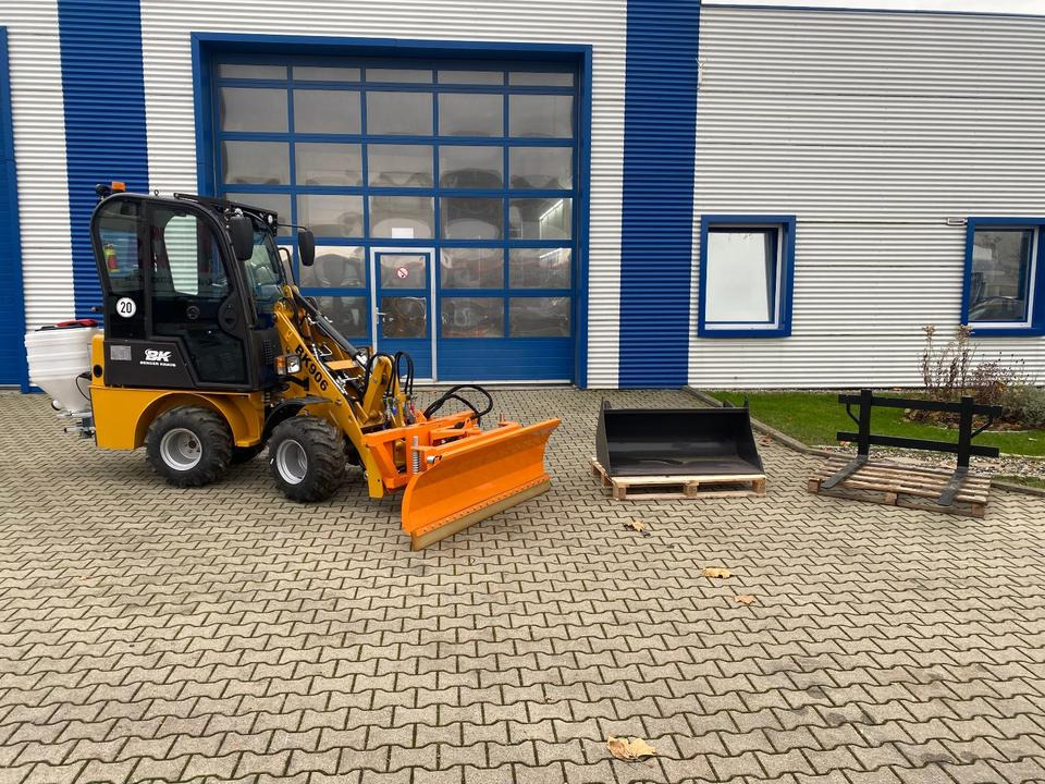 Radlader/Hoflader BK906 mit Kabine inkl. Winter-Komplettpaket *INKL.19% MWST.*BERGER KRAUS*PERKINS*EURO*SOFORT!* - 紧凑型装载机:图1 Radlader/Hoflader BK906 mit Kabine inkl. Winter-Komplettpaket *INKL.19% MWST.*BERGER KRAUS*PERKINS*EURO*SOFORT!* - 紧凑型装载机:图1