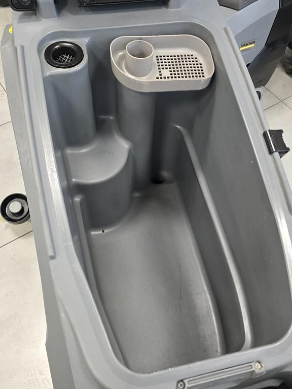 洗涤烘干机 KÄRCHER Szorowarka Karcher B40 C Bp + R55 Hako Nilfisk：图12
