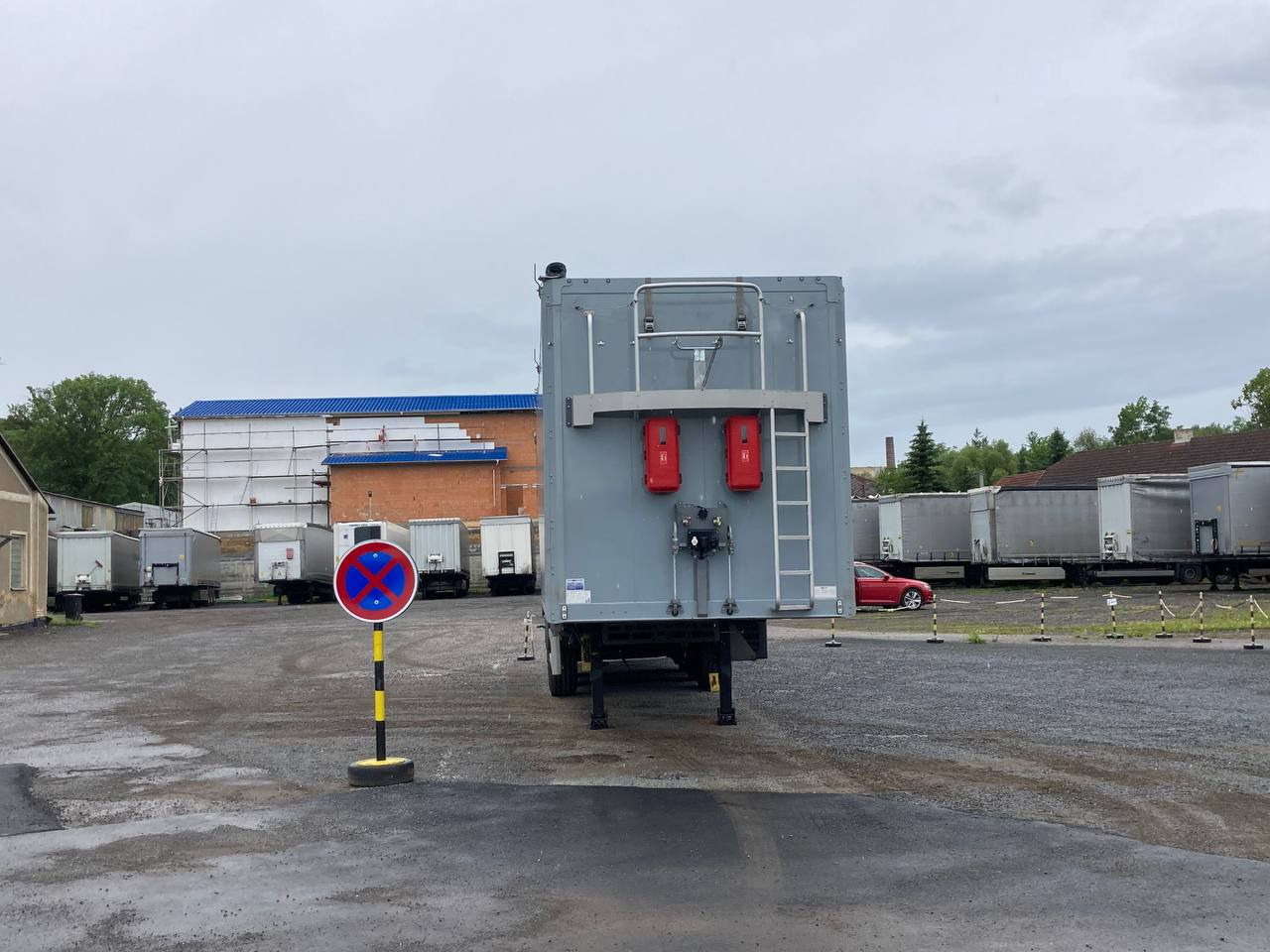 KRAKER CF-Z - 活动底半拖车:图2 KRAKER CF-Z - 活动底半拖车:图2