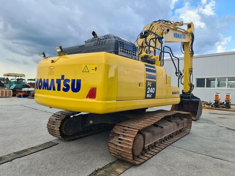 Komatsu PC240NLC-11 - 履带式挖掘机:图3 Komatsu PC240NLC-11 - 履带式挖掘机:图3