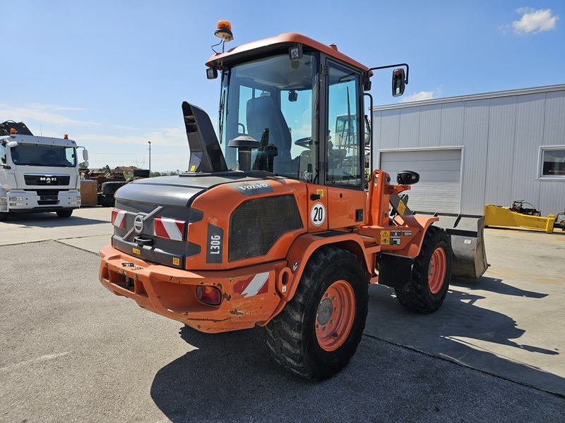VOLVO L30G - 轮式装载机:图4 VOLVO L30G - 轮式装载机:图4