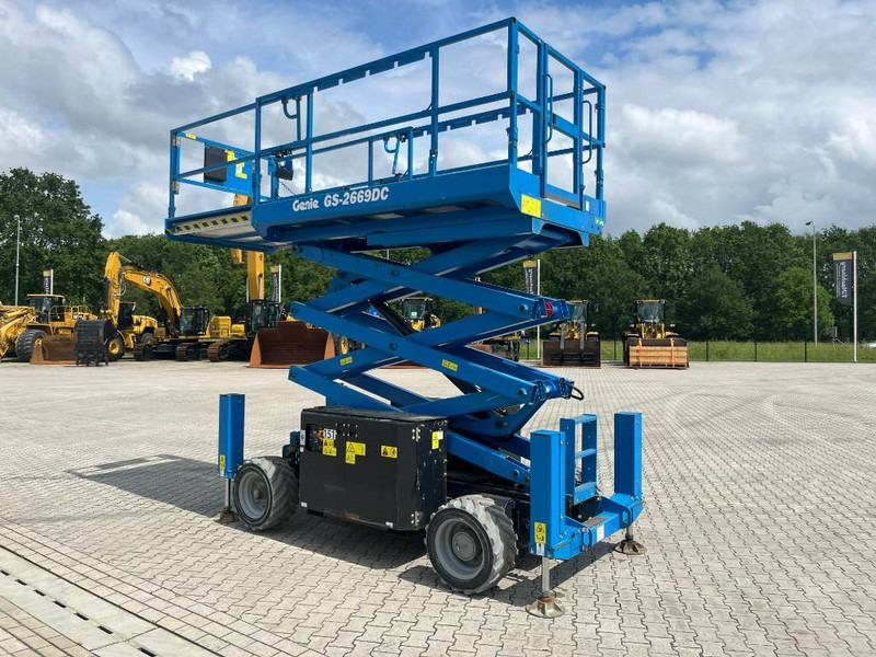 Genie GS 2669 DC - 剪式升降机:图2 Genie GS 2669 DC - 剪式升降机:图2