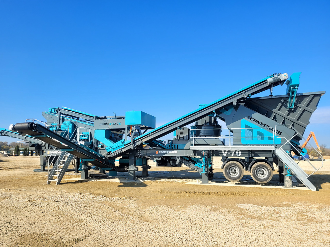 Constmach 100-150 Ton Capacity Mobile Vertical Shaft Impact Crusher - 移动破碎机:图3 Constmach 100-150 Ton Capacity Mobile Vertical Shaft Impact Crusher - 移动破碎机:图3