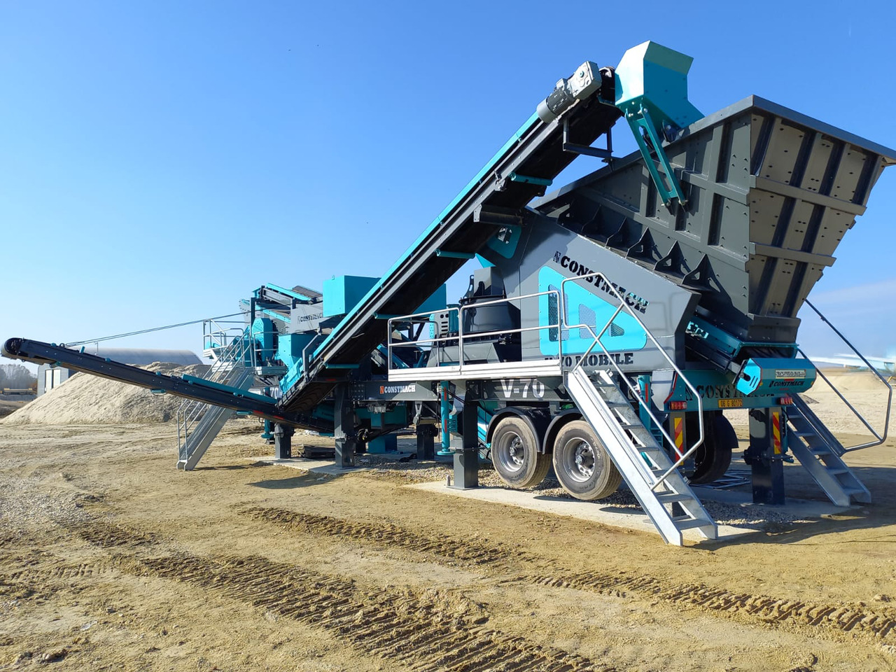 Constmach 100-150 Ton Capacity Mobile Vertical Shaft Impact Crusher - 移动破碎机:图5 Constmach 100-150 Ton Capacity Mobile Vertical Shaft Impact Crusher - 移动破碎机:图5