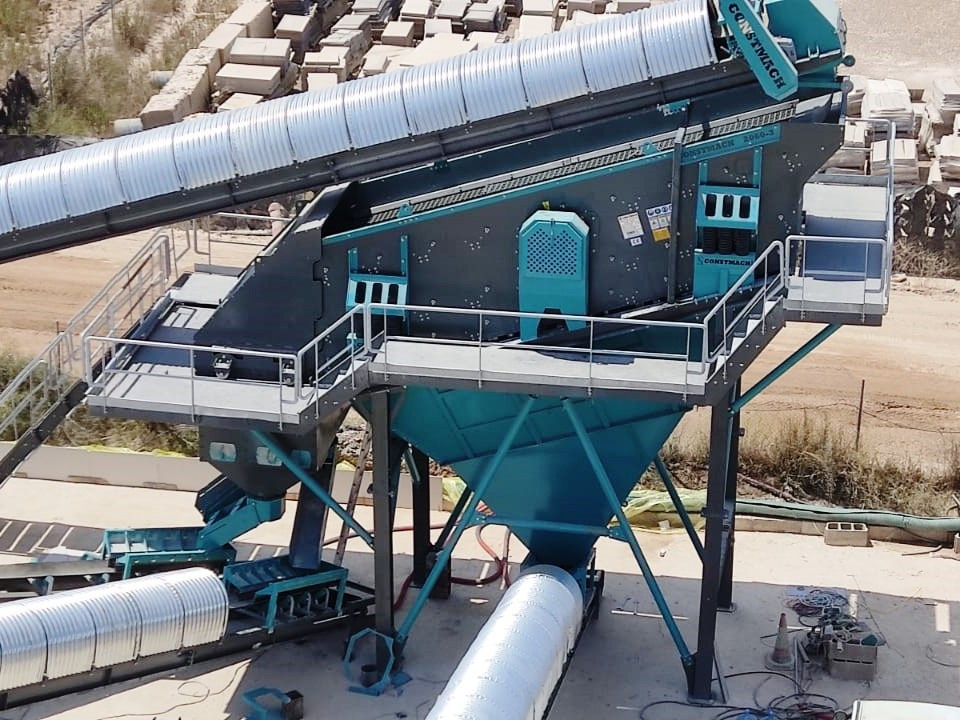 Constmach 140-180 Tph Vibrating Screen 2-3-4 Stages 1800x5000 mm - 筛选机:图3 Constmach 140-180 Tph Vibrating Screen 2-3-4 Stages 1800x5000 mm - 筛选机:图3