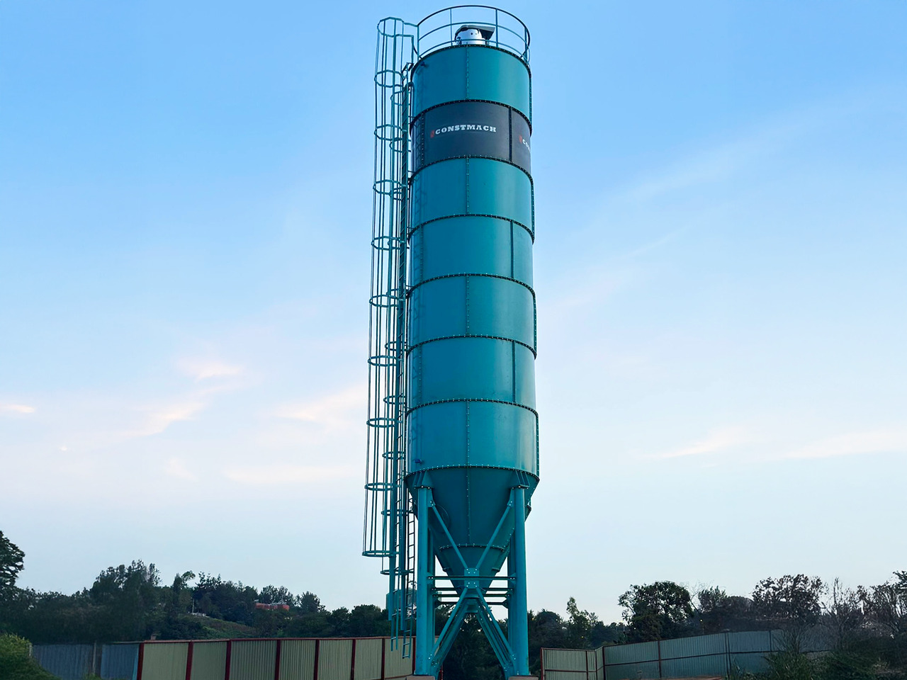 Constmach Zement Silo mit 100 Tonnen Kapazität - 水泥筒仓:图2 Constmach Zement Silo mit 100 Tonnen Kapazität - 水泥筒仓:图2