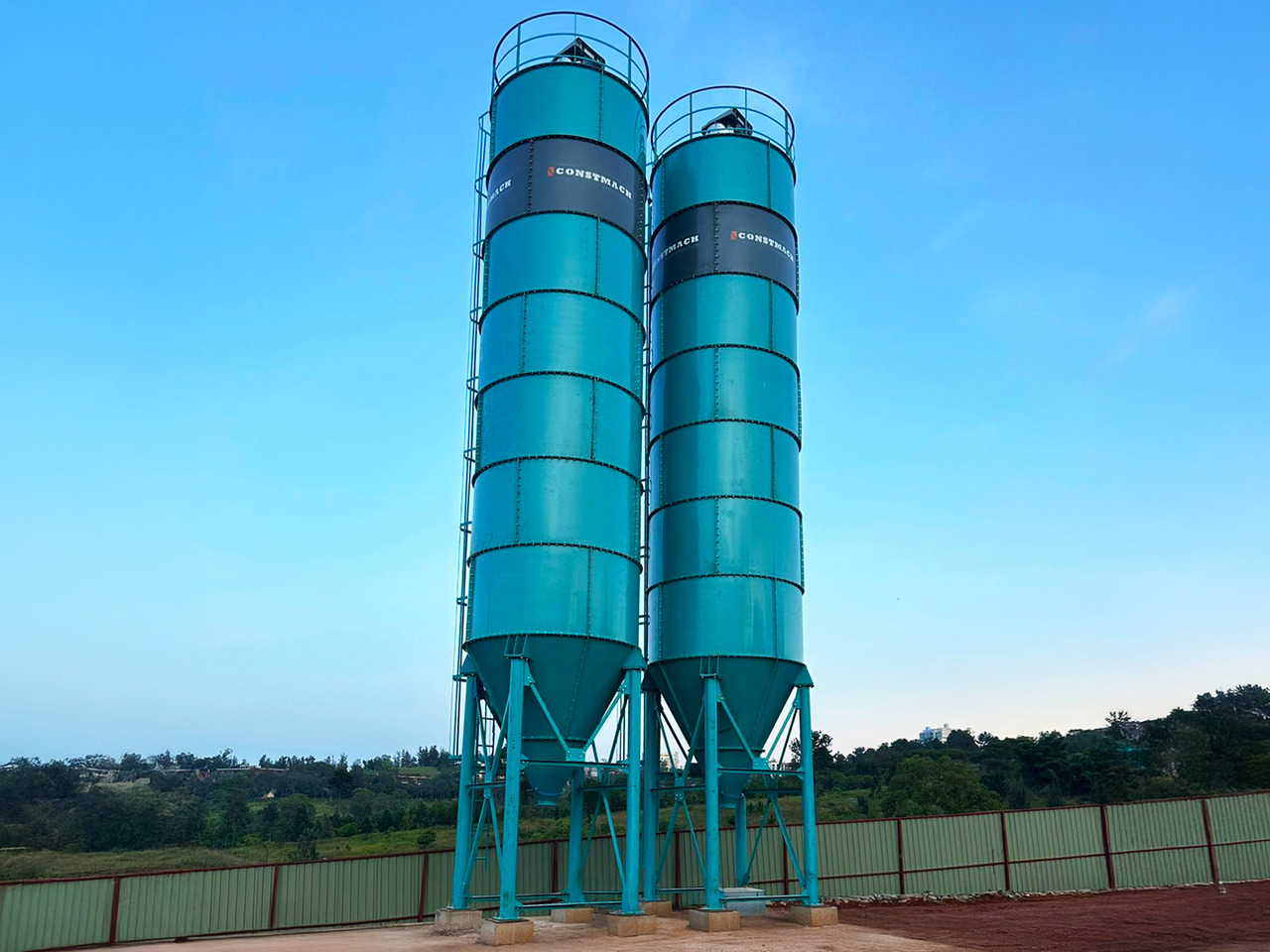 Constmach Zement Silo mit 100 Tonnen Kapazität - 水泥筒仓:图1 Constmach Zement Silo mit 100 Tonnen Kapazität - 水泥筒仓:图1