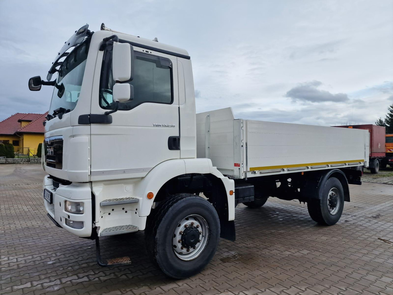 MAN 13.250 - 卡车:图1 MAN 13.250 - 卡车:图1