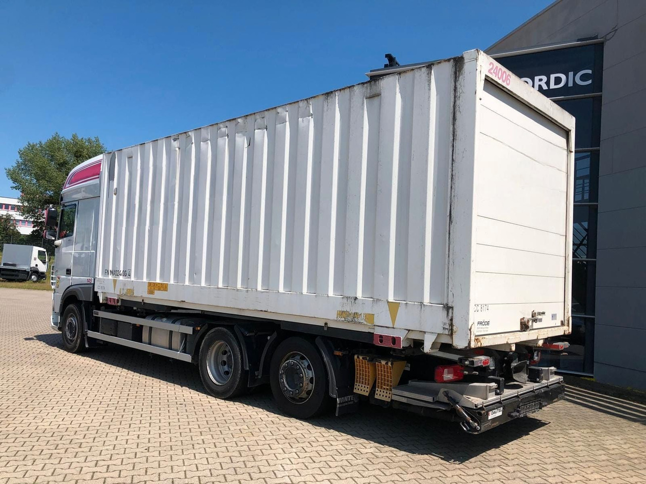 DAF XF450 SSC Lenk/Lift*LBW*AHK*Standkl.*inkl.Koffer - 集装箱运输车/ 可拆卸车身的卡车:图4 DAF XF450 SSC Lenk/Lift*LBW*AHK*Standkl.*inkl.Koffer - 集装箱运输车/ 可拆卸车身的卡车:图4