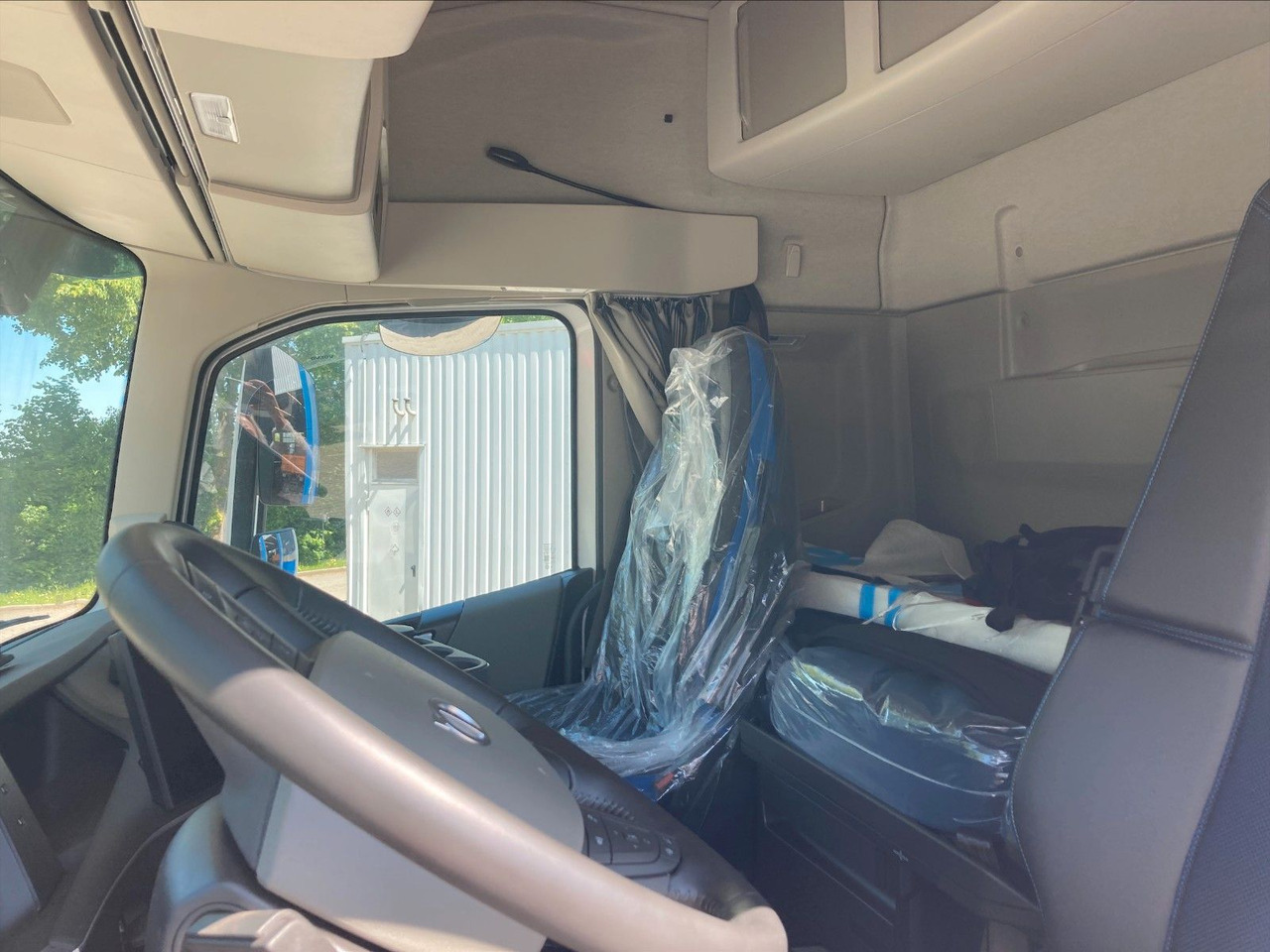 Volvo FH 6x2 R NLA Luftfederung - 栏板式/ 平板卡车, 起重车:图5 Volvo FH 6x2 R NLA Luftfederung - 栏板式/ 平板卡车, 起重车:图5