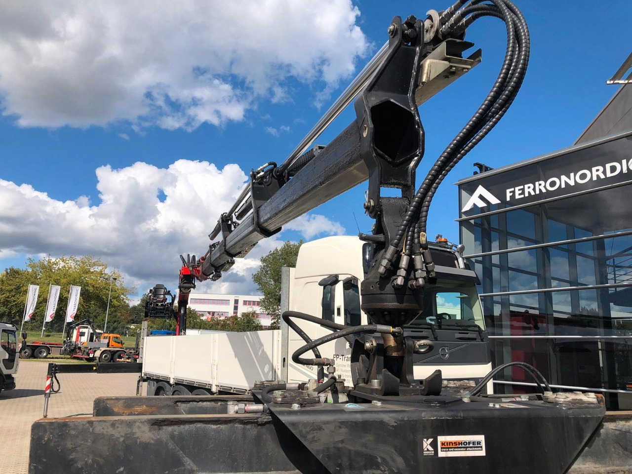 Volvo FH460 8x2 TRIDEM VLA&NLA gelenkt*FASSI F215AS.24 - 栏板式/ 平板卡车, 起重车:图4 Volvo FH460 8x2 TRIDEM VLA&NLA gelenkt*FASSI F215AS.24 - 栏板式/ 平板卡车, 起重车:图4